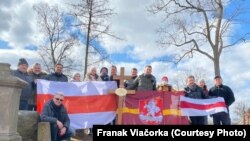 Часовы крыж на магіле Францішка Аляхновіча ў Вільні