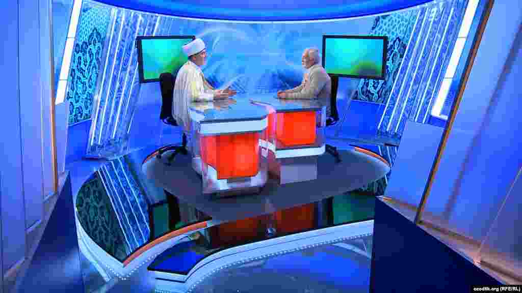 Россия муфтийси Равил Ғайнуддинов АЛ РТВ исломий каналига интервью бермоқда