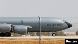 საილუსტრაციო ფოტო არქივიდან. აშშ-ის შეიარაღებული ძალების თვითმფრინავი KC-135