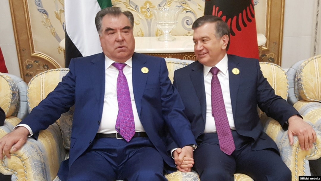 Onlayn aralash porno tomosha qiling