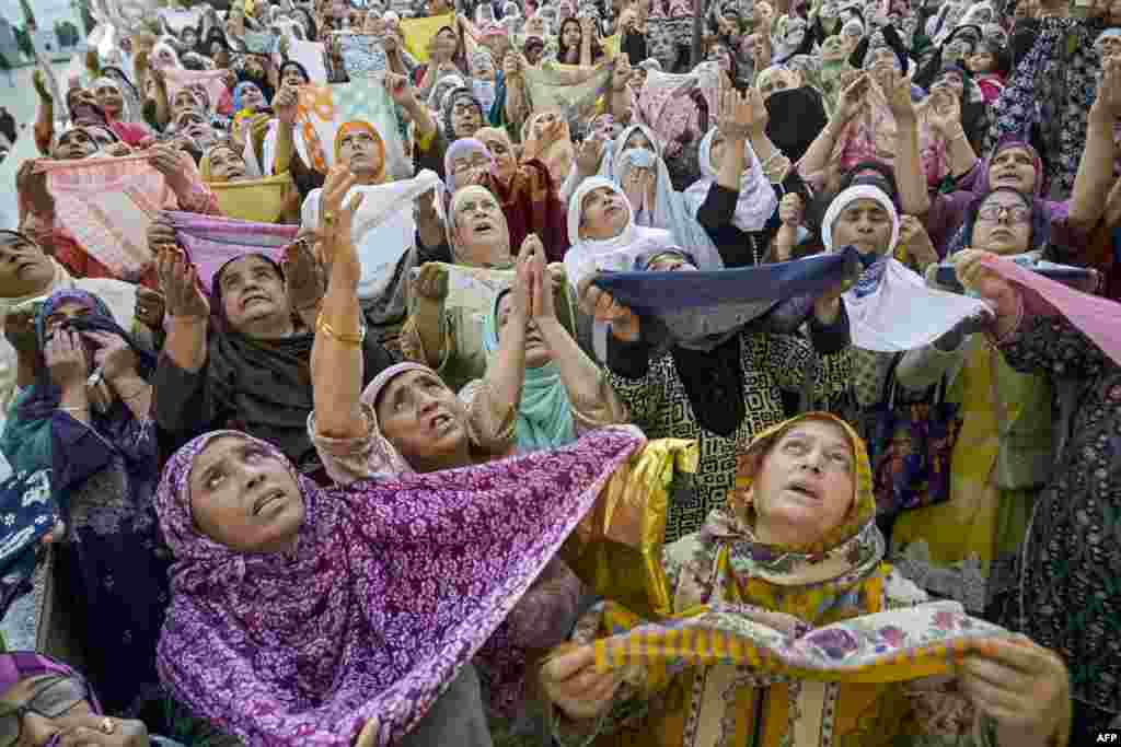 بال در زبان کشمیری به&zwnj;معنای &laquo;کنار آب&raquo; است و چون این مکان بر کرانهٔ دریاچهٔ دل قرار گرفته است، شاید وجه تسمیه آن همین باشد. از طرفی، بال در این زبان به معنای مو نیز هست.&nbsp; 