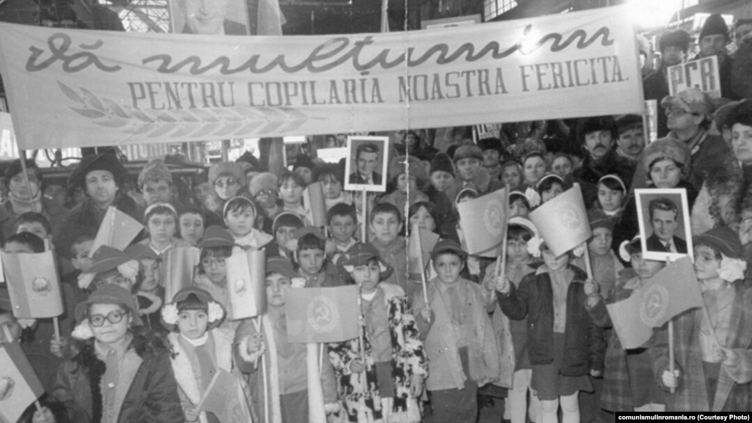 1985. Ceaușescu așteptat la Întreprinderea 23 August. Sursa: comunismulinromania.ro (MNIR)