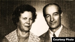 Алена і Аляксей Анішчыкі на наступны дзень пасьля шлюбу