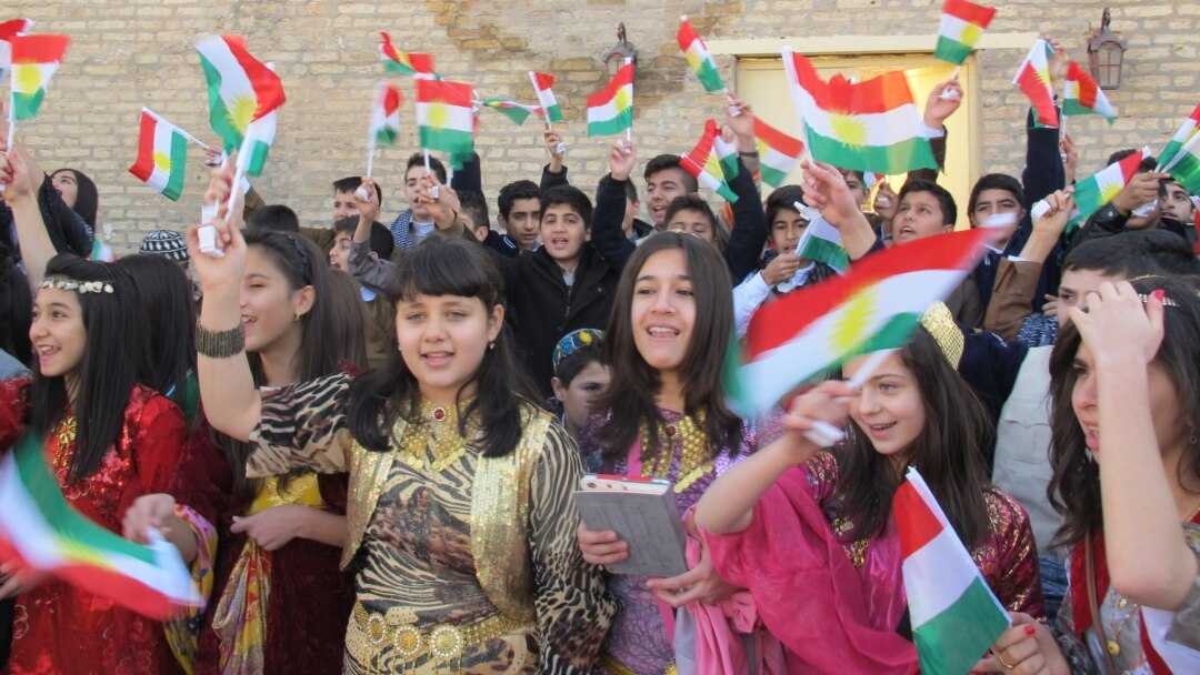 Дик соратын әжелердің видеосын қараңыз