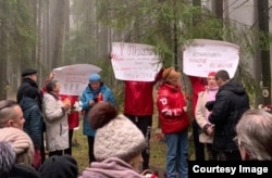 "Волонтерская рота" мешает проводить панихиду в День всех святых