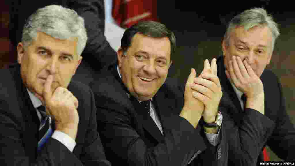 BiH - Dragan Čović (HDZ), Milorag Dodik (SNSD) i Zlatko Lagumdžija(SDP) na sastanku šestorke, Sarajevo, 23. maj 2012. Foto: RSE / Midhat Poturović