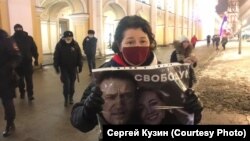 Пикет в поддержку Алексея Навального в Санкт-Петербурге 