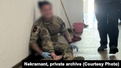 Яўген неўзабаве пасьля атрыманьня раненьня. Фота з архіву героя 