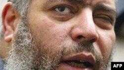 Радикальный исламский проповедник Абу Хамза аль-Масри