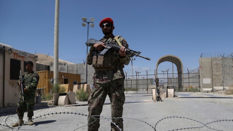 Авганистански војници прераспределени по тешка борба со талибанци 