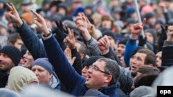 Renato Usatîi și susținătorii săi în fața Parlamentului, 21 ianuarie 2016