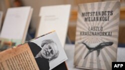 Knjige Laszla Krasnahorkaija, 9. oktobra 2025.