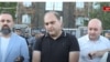 Փաստաբան Արա Զոհրաբյանը դատարանի բակում, 28-ը հունիսի, 2025թ. 