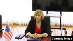 ABŞ-nyň Türkmenistandaky adatdan daşary we doly ygtyýarly ilçisi Elizabet Rud 