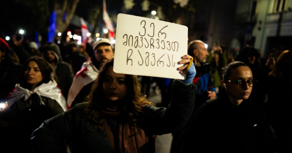 ყაველაშვილმა ხელი მოაწერა გამოხატვის თავისუფლების შემზღუდავ მორიგ ცვლილებას - ამჯერად ტროტუარზე აქციების შესახებ