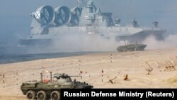 вежби за обука на амфибиски напад што ги организираа вооружените сили на Русија и Белорусија