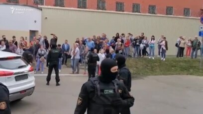 Bătăi și umilințe pentru protestatarii arestați în Belarus Bătăi și umilințe pentru protestatarii arestați în Belarus
