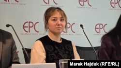 Сабіна Ільясова під час дискусії в Центрі європейської політики про порушення прав людини Криму. Брюссель, Бельгія, 17 березня 2026 року