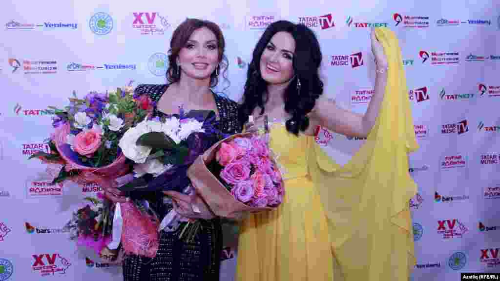 Гөлназ Солтанова һәм Алинә Даутова