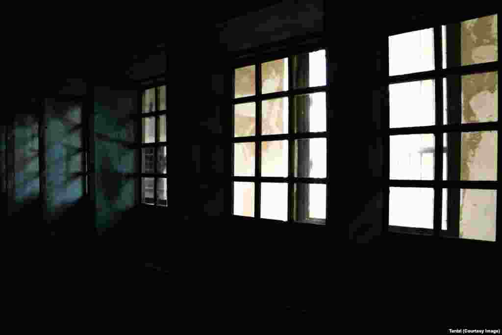 تنها جایی که اندرونی به جهان وصل می شود؛ اتاق ملاقات