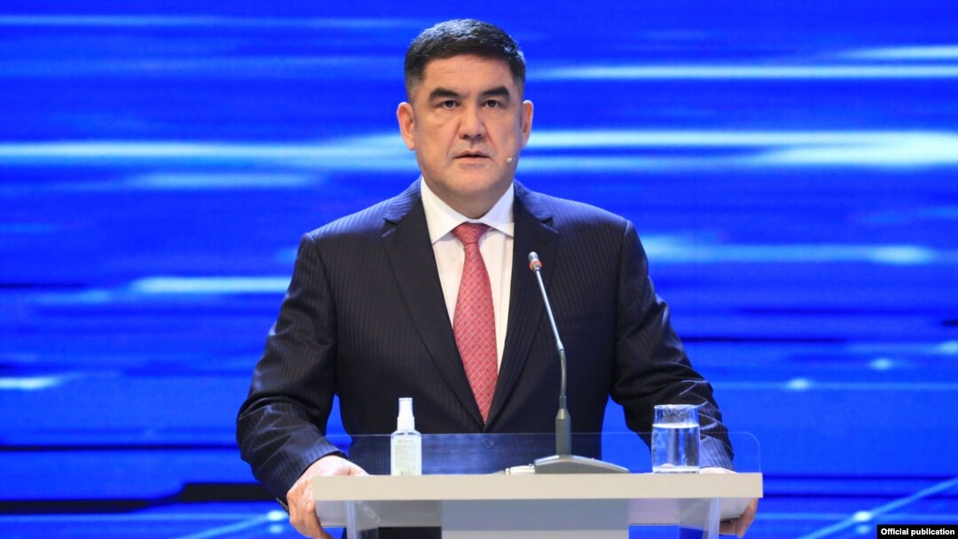 Курсан Асанов.