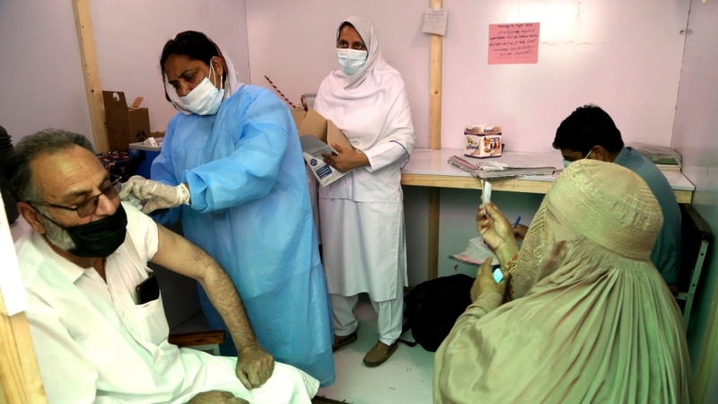 پاکستان سرکار خپلو ټولو وګړو ته د کووېډ-۱۹ واکسین لګوي