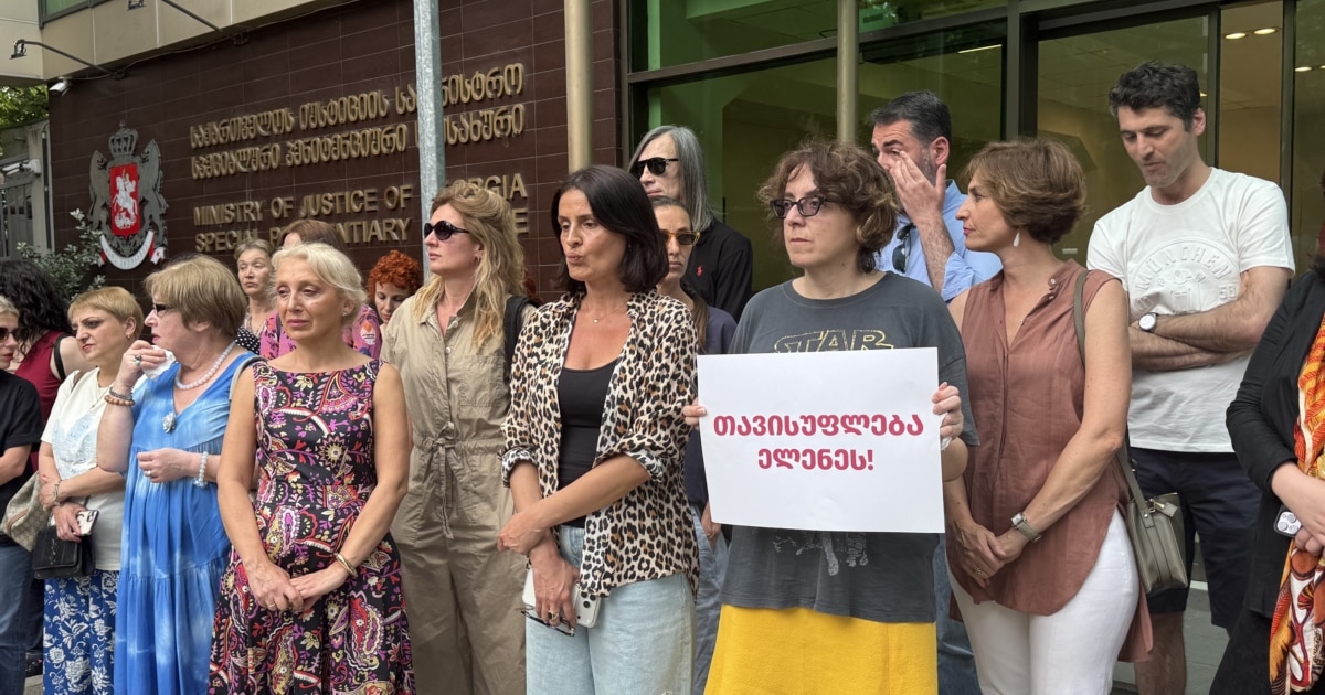 ელენე ხოშტარიას მხარდასაჭერად პენიტენციურ სამსახურთან აქცია გაიმართა