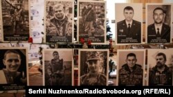 Портрети загиблих захисників Донецького аеропорту за 242 дні його героїчної оборони, Київ, 21 січня 2018 року 