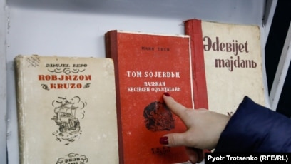 Алина Кабаева қалай сорып жатыр Алина Кабаева қалай сорып жатыр