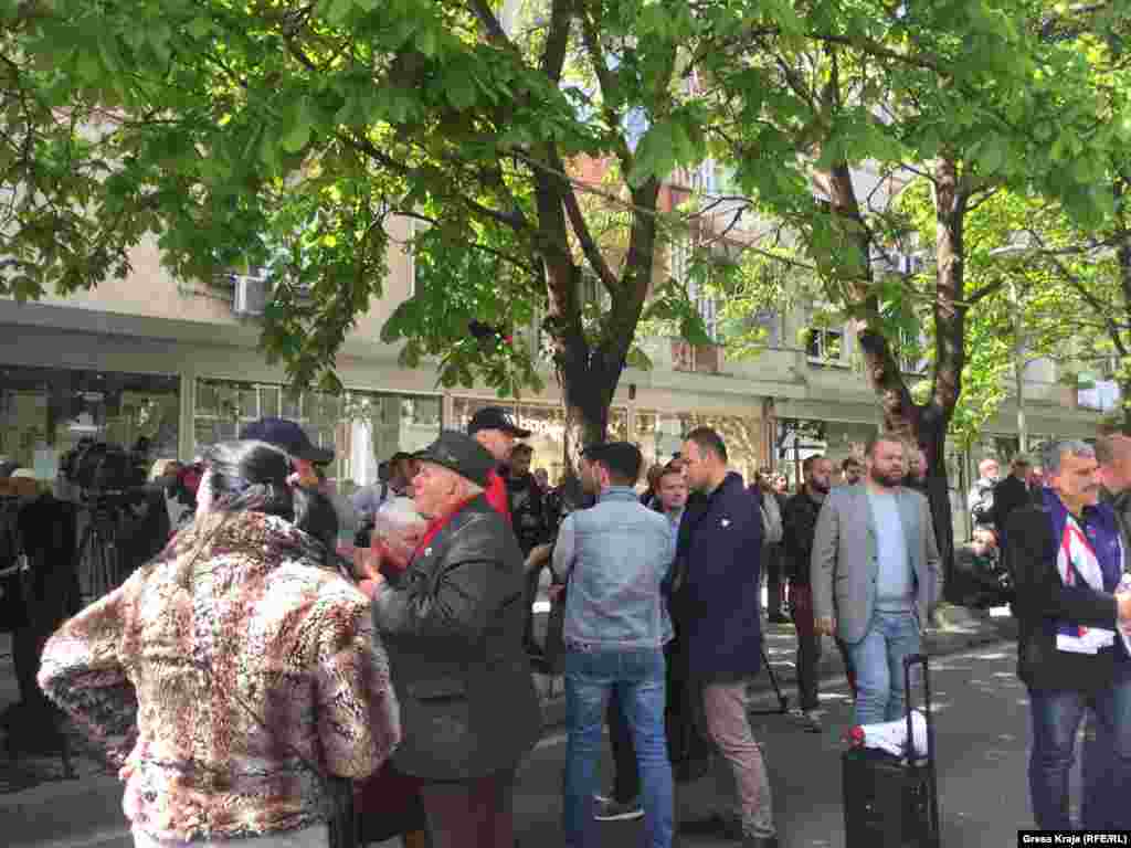 Të shtunën, qytetarët kanë protestuar në Kalimash kundër taksës dhe kanë djegur kabinat ku bëhet pagesa e kësaj takse.