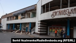 Наслідки удару балістичними ракетами по Києву біля метро «Лук’янівська», 19 липня 2026 року