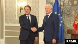 Evropski komesar za proširenje Oliver Varhelji i crnogorski premijer Duško Markovič, Podgorica, 7. februar 2020. 