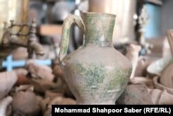 یک دکان عتیقه فروشی در ولایت هرات