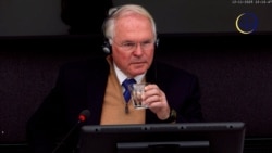 Christopher Hill tokom trećeg dana svjedočenja u Hagu.