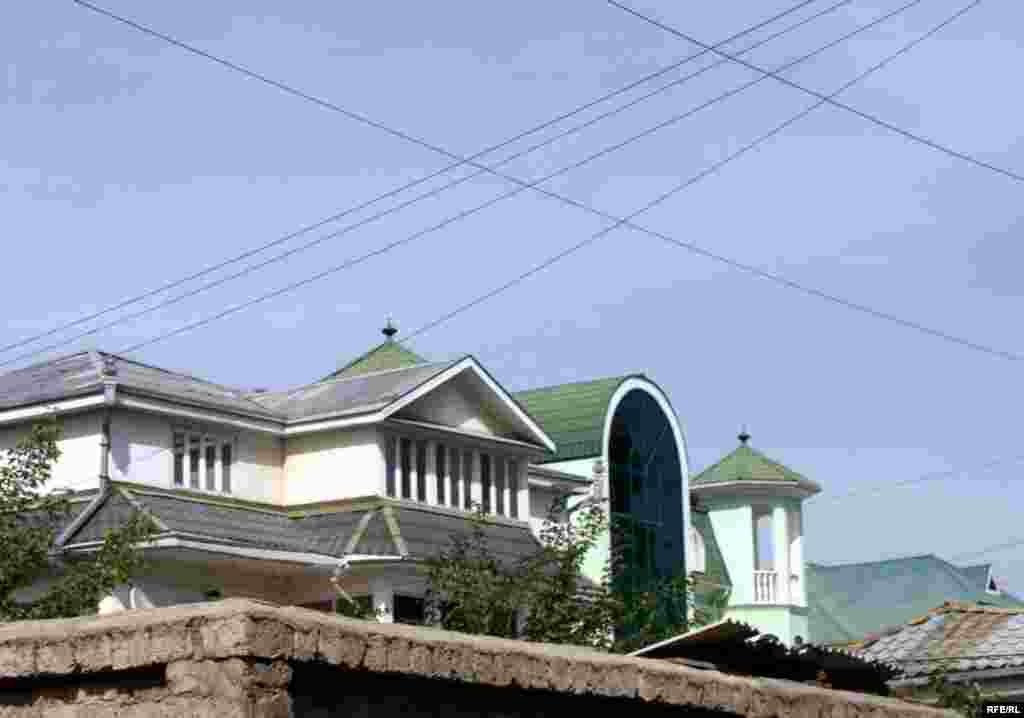 Бомпӯшиҳои рангини Душанбе #96