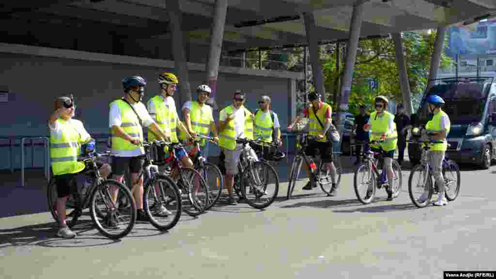 Srbija - Iz Beograda je grupa od devet biciklista prešla 220 kilometara za tri dana, koliko im je trebalo da stignu u Potočare 11. jula na obilježavanje 18. godišnjice srebreničkog genocida, 8. juli 2013. Foto: RSE / Vesna Anđić 