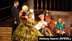 "Revizor" spektakli Qozog‘iston sahnasida ham qo‘yilgan