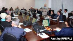 Уфада узган түгәрәк өстәл сөйләшүе