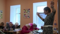 Муҳоҷирони тоҷик кӯдакони худро аз Русия бармегардонанд 