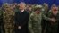 Sekretari i Përgjithshëm i NATO-s, Jens Stoltenberg, gjatë vizitës në Kosovë, në takim me ushtarët e KFOR-it, 23 janar, 2015. 