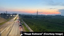 Черга до АЗС у російському Іркутську, фото ілюстративне