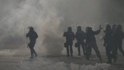 Pas përplasjeve me policinë, protestuesit pritet të mblidhen sërish në mëngjes