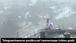 Аналітики все частіше спостерігають кадри, створені за допомогою штучного інтелекту, які нібито показують, як російські війська піднімають прапори на кількох ділянках лінії фронту