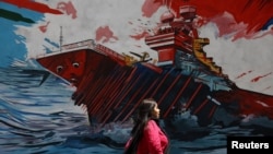 Tehran küçələrində divar rəsmi