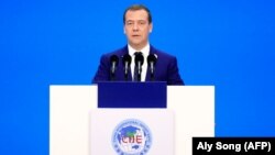 Չինաստան - ՌԴ վարչապետ Դմիտրի Մեդվեդևը ելույթ է ունենում Շանհայում Import Expo ցուցահանդեսի բացմանը, 5-ը նոյեմբերի, 2018թ․