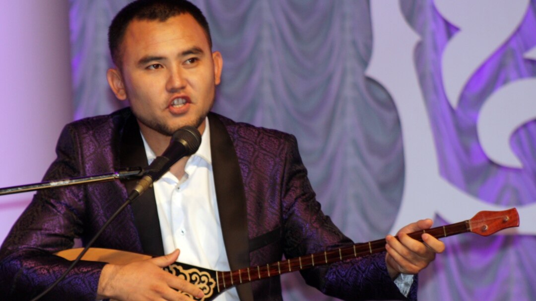 Төсектегі таңғы секс видео