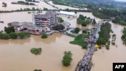 Pogled na potopljeni Obrenovac