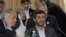 Наблюдатели полагают, что конференцию в Тегеране президент Ахмадинеджад (справа) использует в качестве пиар-акции