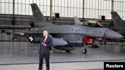 Кароль Навроцкий 31-тактикалык авиабазасында. Польша, 11-сентябрь, 2025-жыл 