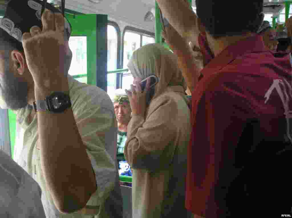 Теъдоди занону духтарони ҳиҷобпӯш дар Тоҷикистон зиёд шуд, вале ин муносибати мардумро ба онҳо дигар накард.